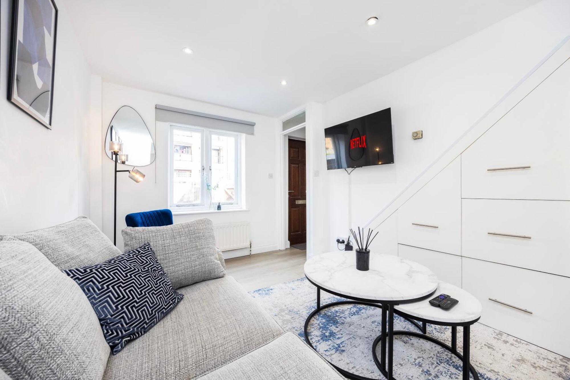 Stylish 2 Bedroom With Garden Free Parking Smart Tvs Close To Thames Riverside And Canary Wharf
