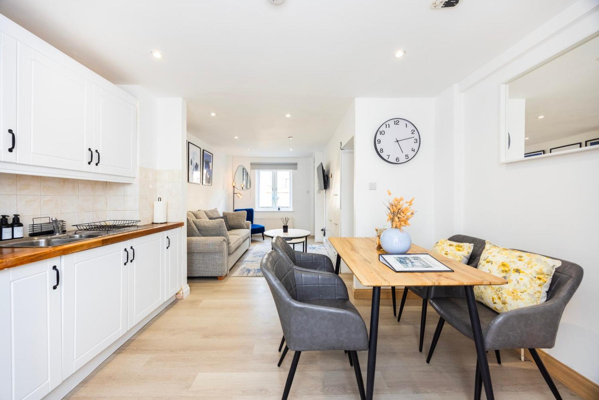 Stylish 2 Bedroom With Garden Free Parking Smart Tvs Close To Thames Riverside And Canary Wharf Holiday home