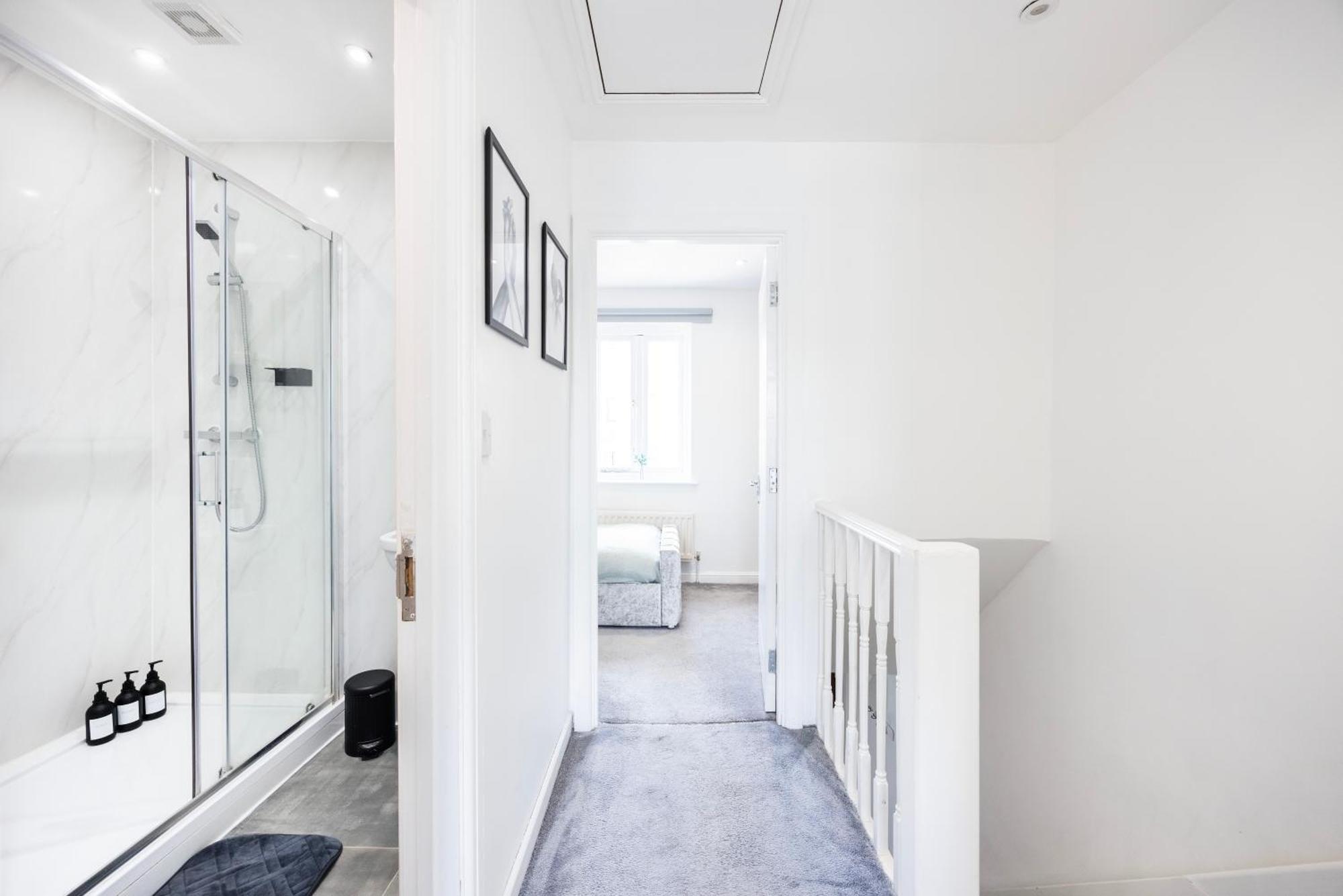 Holiday home Stylish 2 Bedroom With Garden Free Parking Smart Tvs Close To Thames Riverside And Canary Wharf