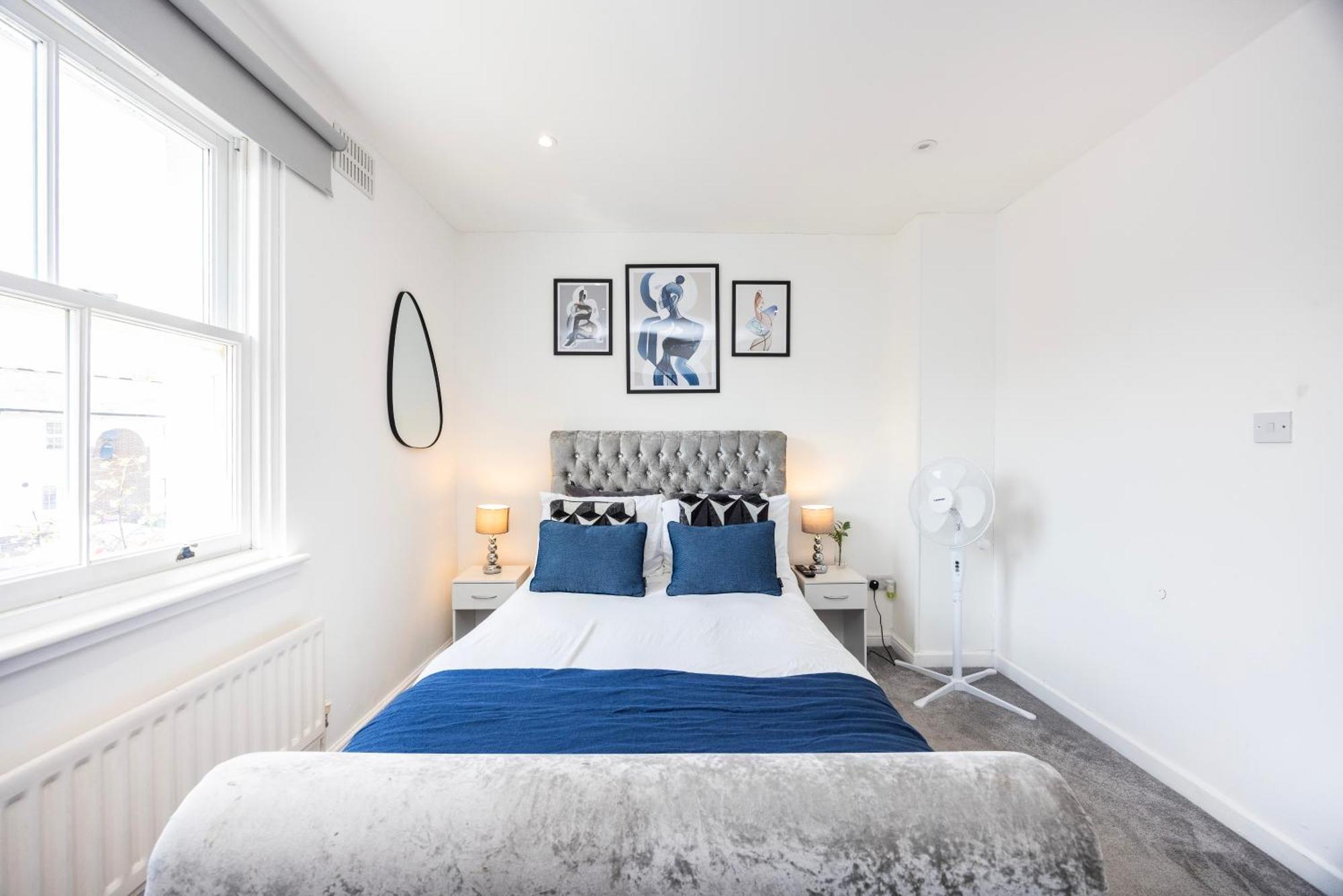 Holiday home Stylish 2 Bedroom With Garden Free Parking Smart Tvs Close To Thames Riverside And Canary Wharf