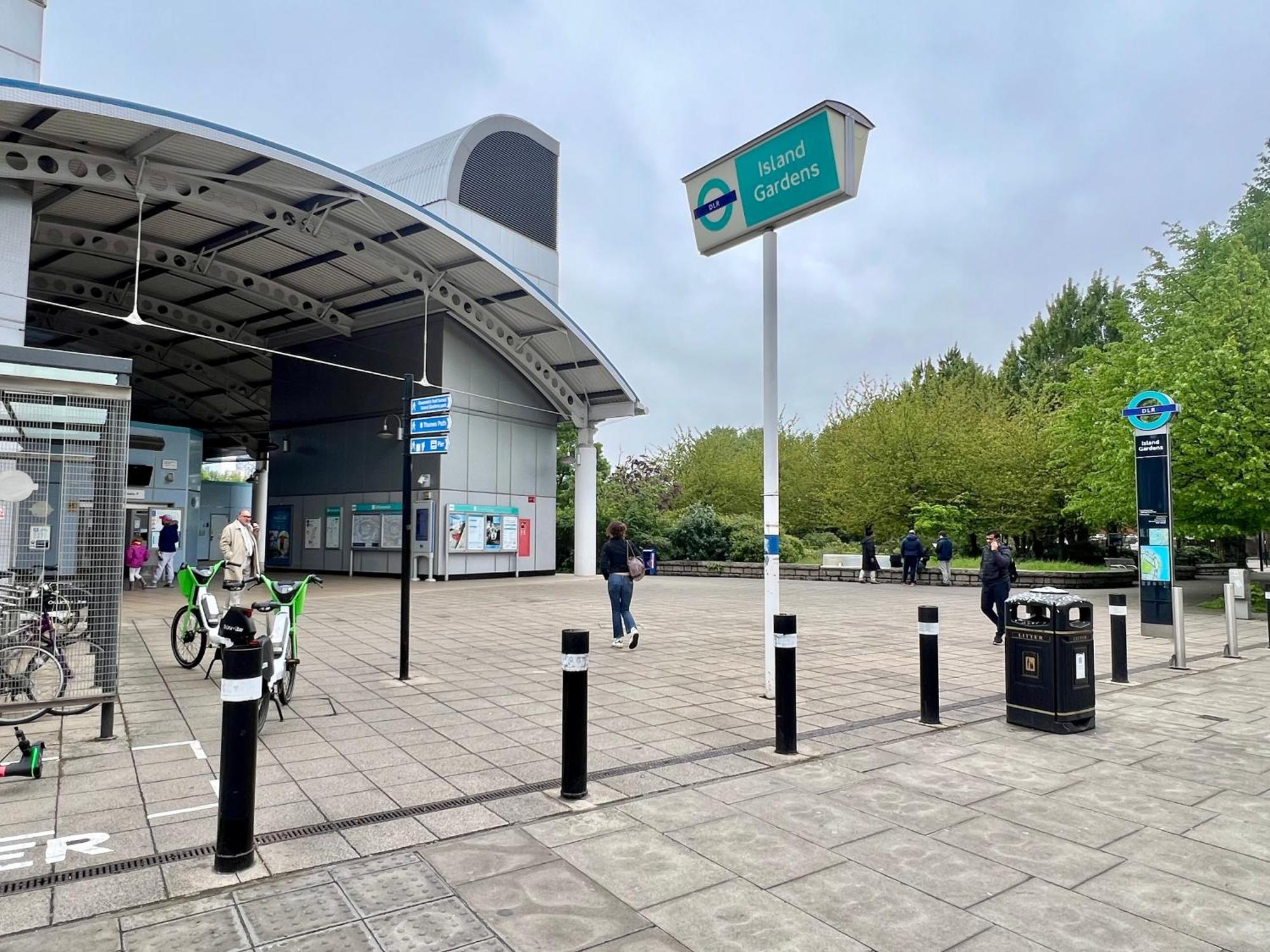 Holiday home Stylish 2 Bedroom With Garden Free Parking Smart Tvs Close To Thames Riverside And Canary Wharf London