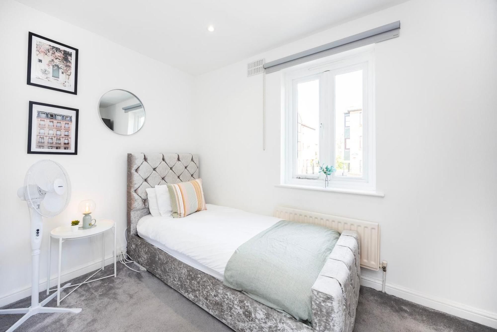 Stylish 2 Bedroom With Garden Free Parking Smart Tvs Close To Thames Riverside And Canary Wharf