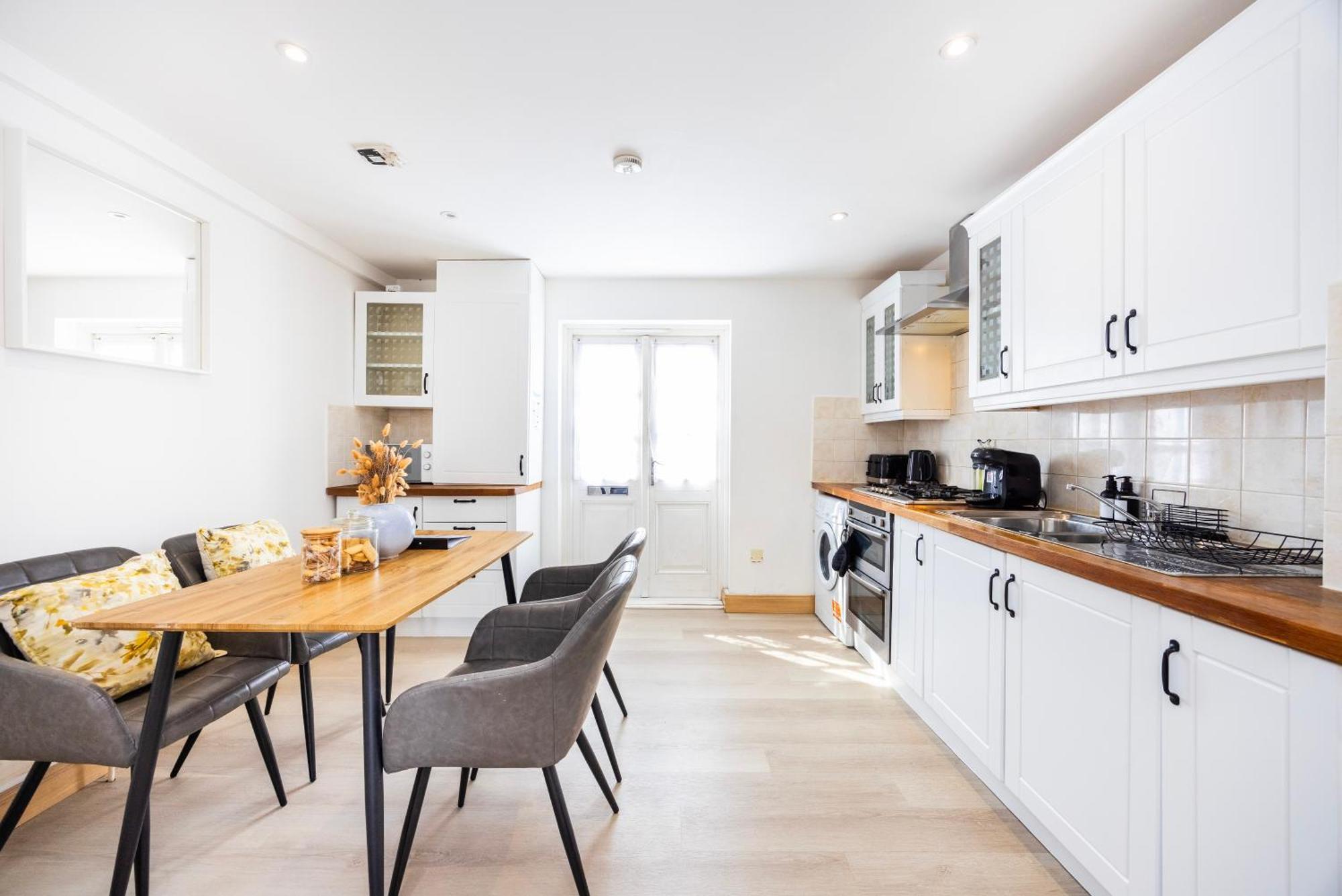 Stylish 2 Bedroom With Garden Free Parking Smart Tvs Close To Thames Riverside And Canary Wharf * London